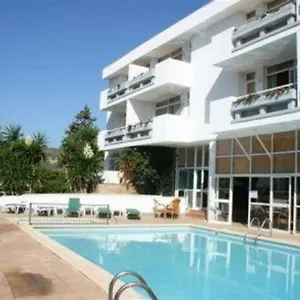 Martha's Apartahotel