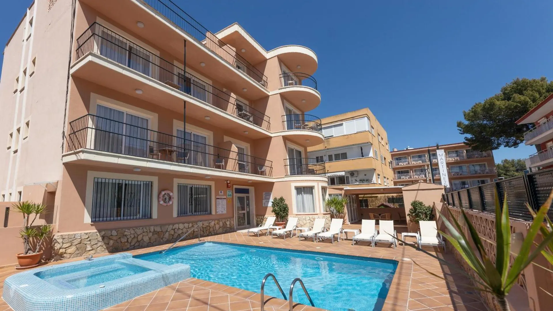 Apartahotel Martinez Apartments Palmanova
