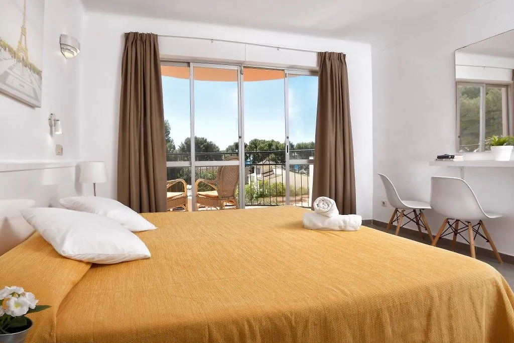 Martinez Apartments Palmanova 2*,